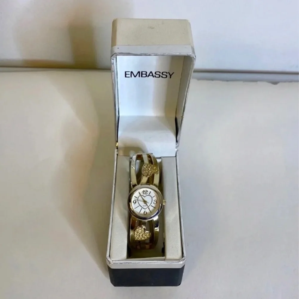 Retro Embassy Hinged Heart Watch‎